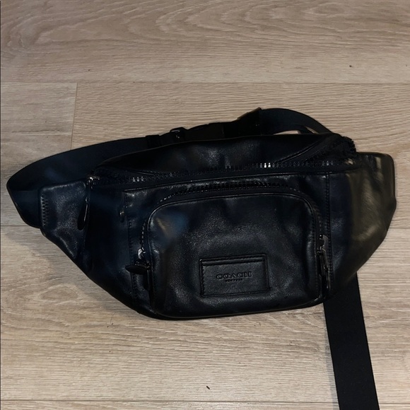 Coach Dark Leather Fanny Belt Bag UNISEX!!! Excellent condition worn twice! - Picture 2 of 4